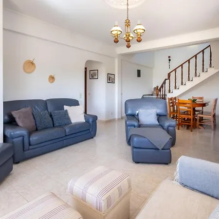 Sunny & Calm 4 Bdr House W/ Pool By Lovelystay *