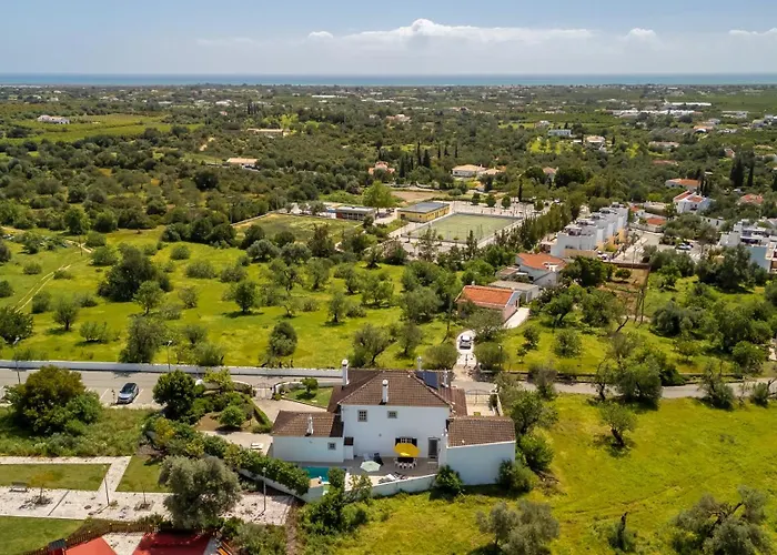 Sunny & Calm 4 Bdr House W/ Pool By Lovelystay Nyaraló Santo Estêvão