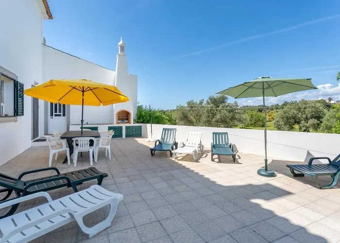 Nyaraló Sunny & Calm 4 Bdr House W/ Pool By Lovelystay *
