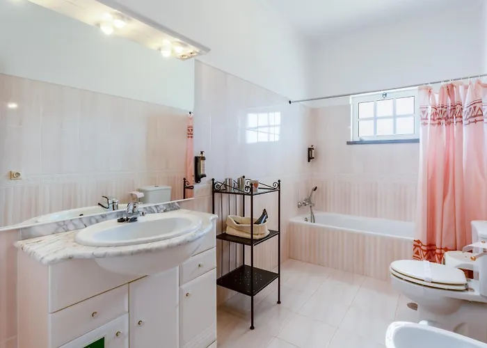 Nyaraló Sunny & Calm 4 Bdr House W/ Pool By Lovelystay Santo Estêvão