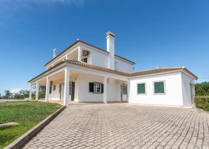 Nyaraló Sunny & Calm 4 Bdr House W/ Pool By Lovelystay *
