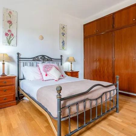 Sunny & Calm 4 Bdr House W/ Pool By Lovelystay