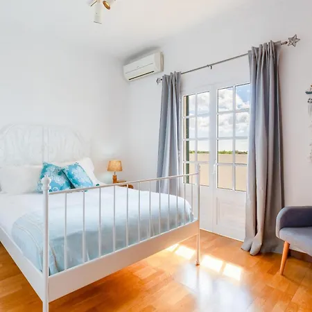 Casa de Férias Sunny & Calm 4 Bdr House W/ Pool By Lovelystay Santo Estevao (Faro)