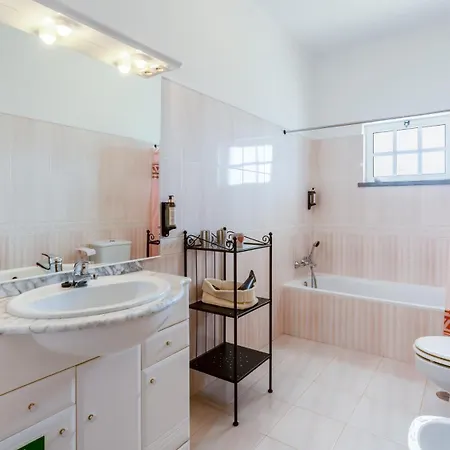 Holiday home Sunny & Calm 4 Bdr House W/ Pool By Lovelystay Santo Estevao (Faro)