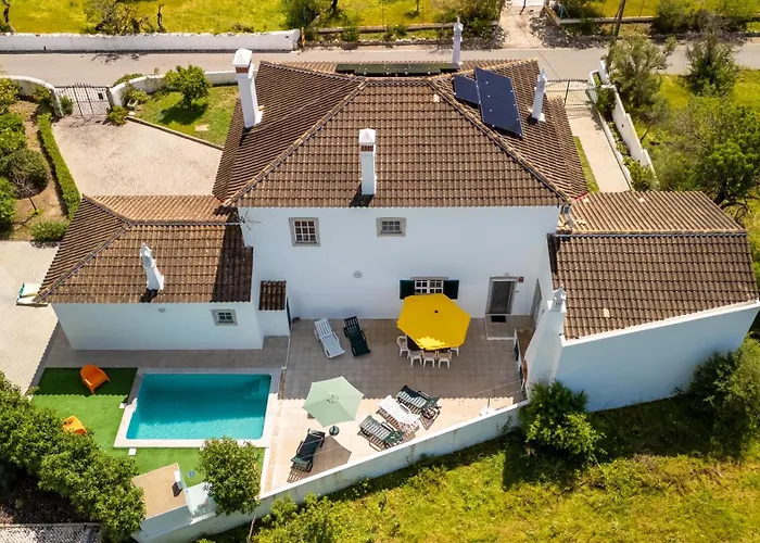 Sunny & Calm 4 Bdr House W/ Pool By Lovelystay *